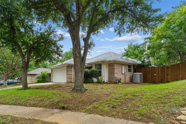 428 Caviness Drive, Grapevine, TX 76051