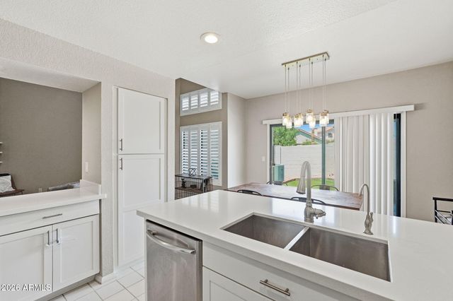 7716 S RITA Lane, Tempe, AZ 85284