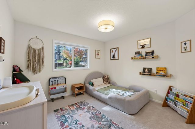 2871 NW Melville Drive, Bend, OR 97703