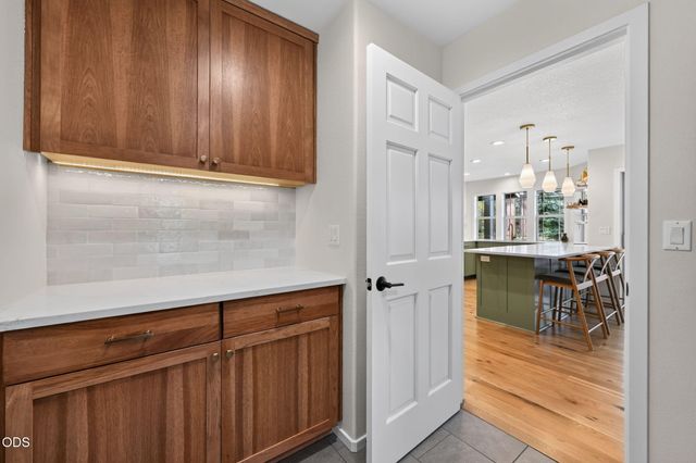 2871 NW Melville Drive, Bend, OR 97703
