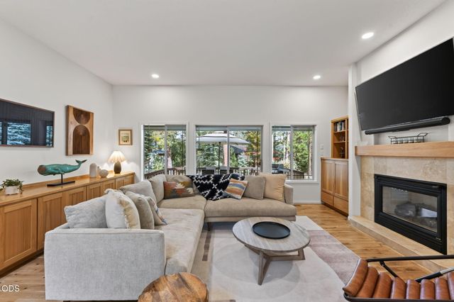 2871 NW Melville Drive, Bend, OR 97703