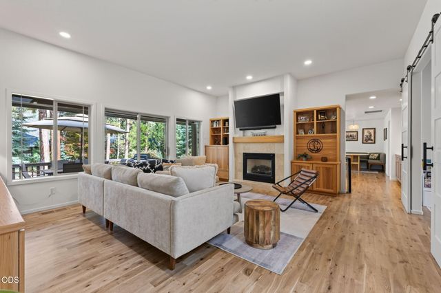 2871 NW Melville Drive, Bend, OR 97703