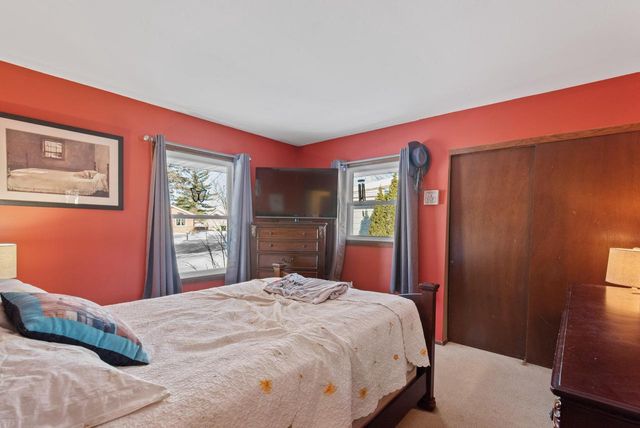 806 Memorial DRIVE, Kewaskum, WI 53040