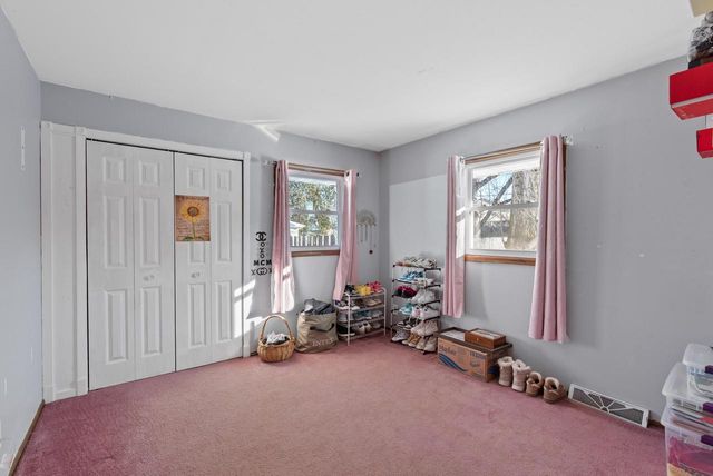 806 Memorial DRIVE, Kewaskum, WI 53040