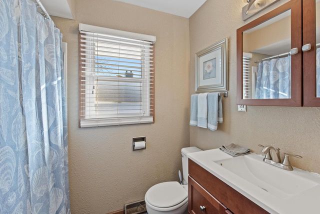 806 Memorial DRIVE, Kewaskum, WI 53040