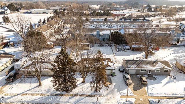 806 Memorial DRIVE, Kewaskum, WI 53040