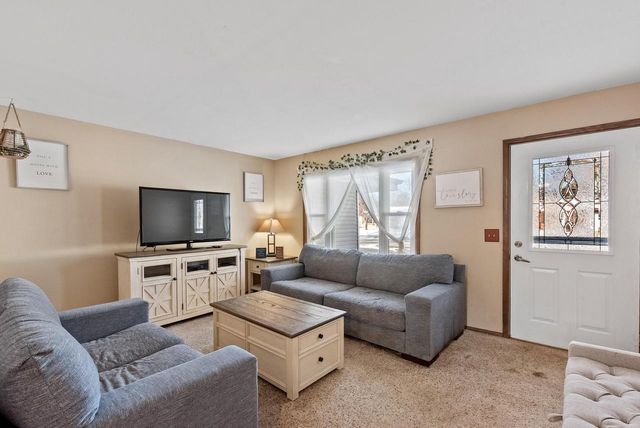 806 Memorial DRIVE, Kewaskum, WI 53040