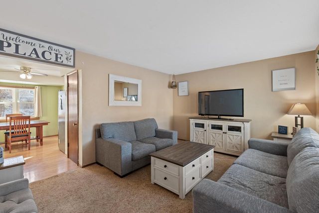 806 Memorial DRIVE, Kewaskum, WI 53040