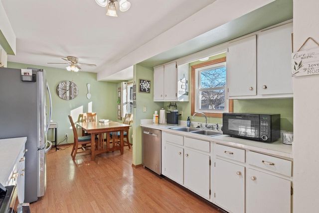 806 Memorial DRIVE, Kewaskum, WI 53040