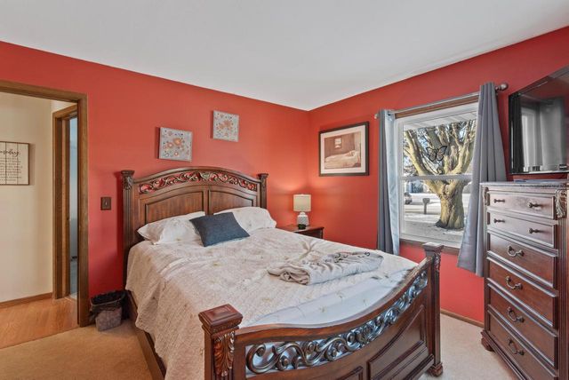 806 Memorial DRIVE, Kewaskum, WI 53040