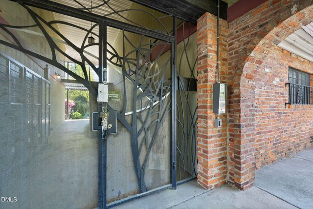 807 W Trinity Avenue 127, Durham, NC 27701