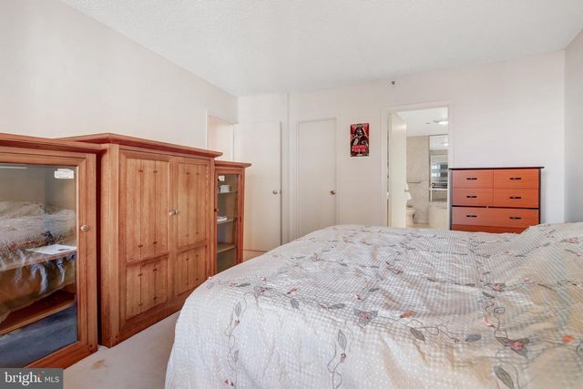 1300 CRYSTAL DR #901S, Arlington, VA 22202