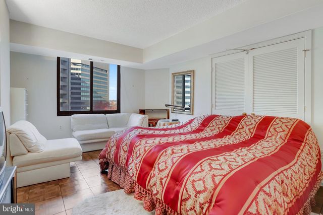 1300 CRYSTAL DR #901S, Arlington, VA 22202