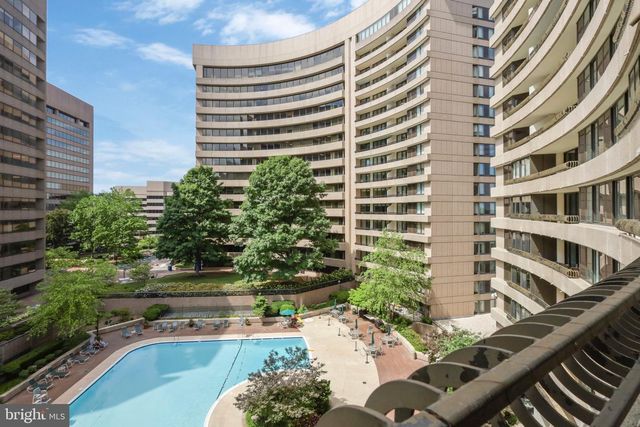 1300 CRYSTAL DR #901S, Arlington, VA 22202