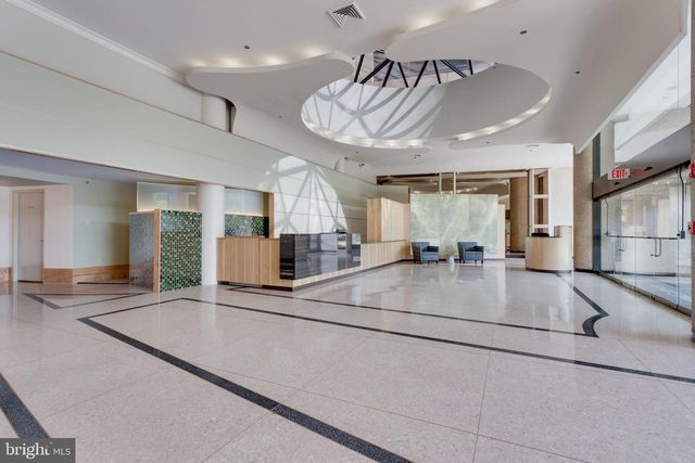 1300 CRYSTAL DR #901S, Arlington, VA 22202