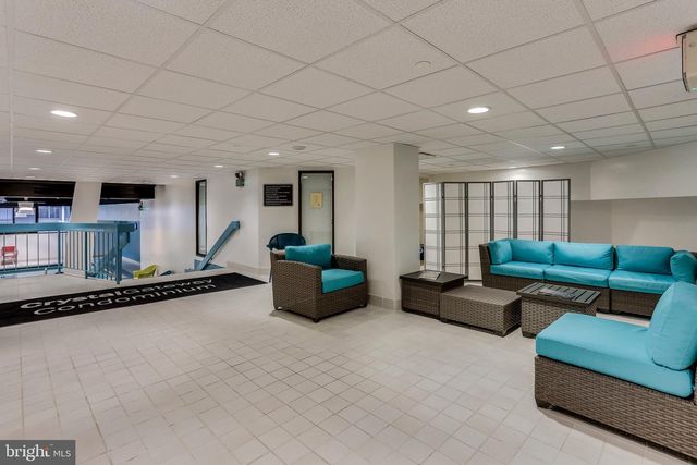 1300 CRYSTAL DR #901S, Arlington, VA 22202