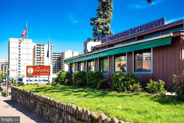 1300 CRYSTAL DR #901S, Arlington, VA 22202