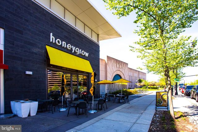 1300 CRYSTAL DR #901S, Arlington, VA 22202