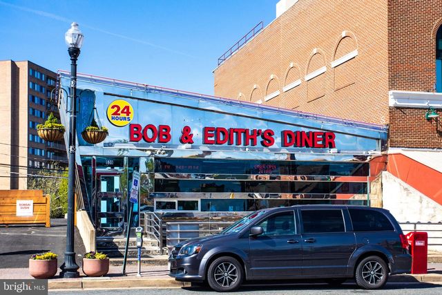 1300 CRYSTAL DR #901S, Arlington, VA 22202