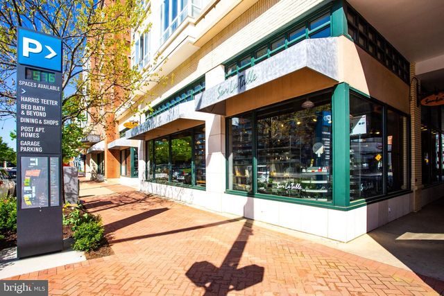 1300 CRYSTAL DR #901S, Arlington, VA 22202