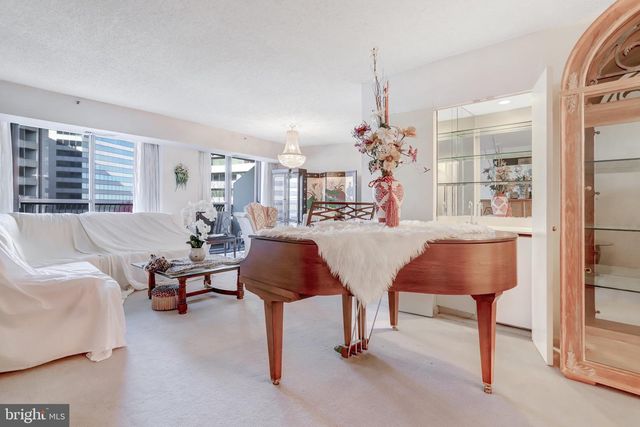 1300 CRYSTAL DR #901S, Arlington, VA 22202