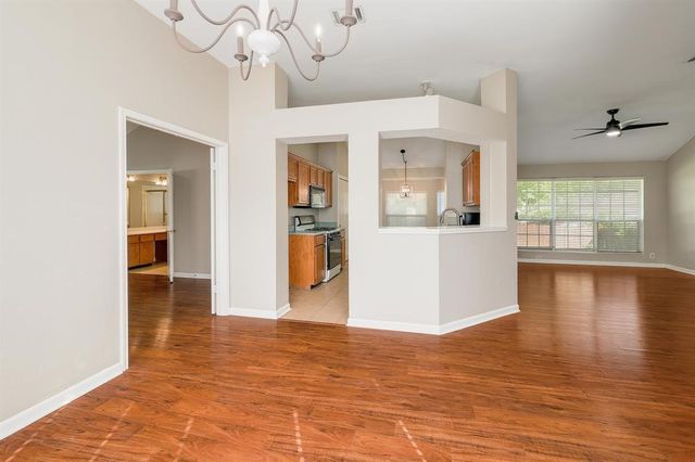 1813 Lion Heart DR, Cedar Park, TX 78613