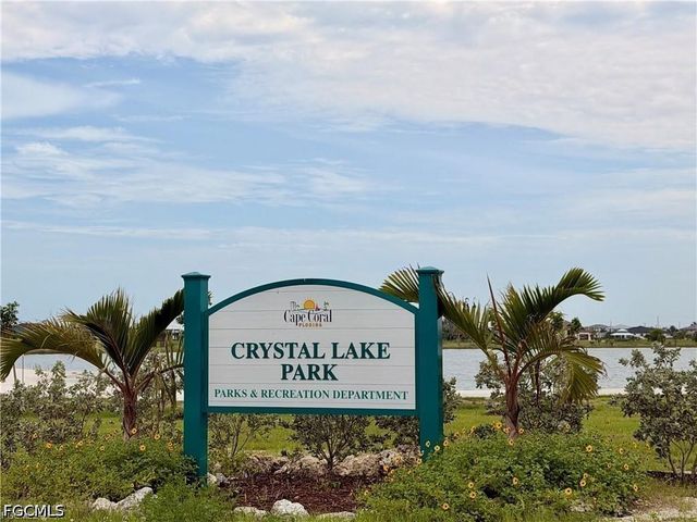3914 NW 40th LN, Cape Coral, FL 33993