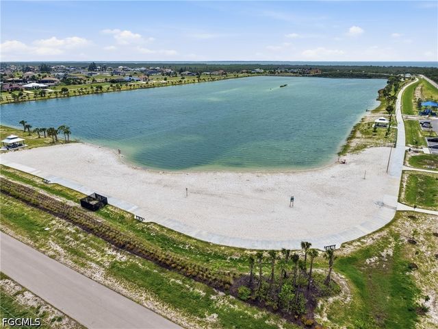 3914 NW 40th LN, Cape Coral, FL 33993