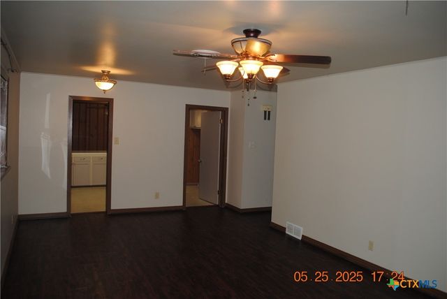 106 E Young Avenue, Temple, TX 76501