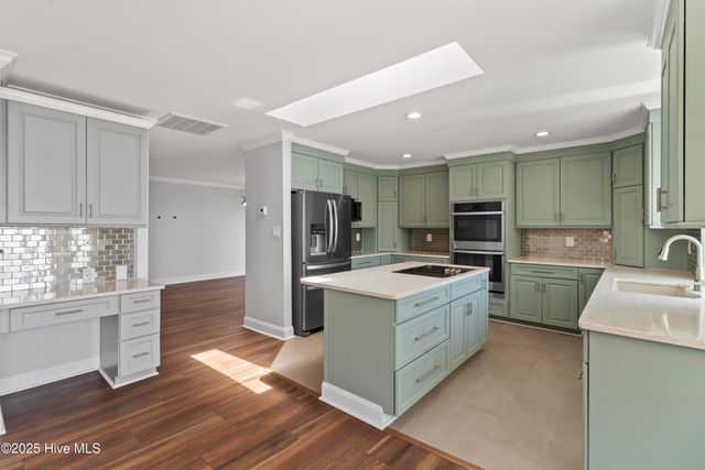 995 Chadwick Shores Drive, Sneads Ferry, NC 28460