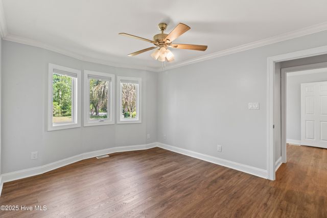 995 Chadwick Shores Drive, Sneads Ferry, NC 28460