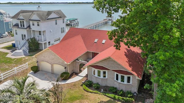 995 Chadwick Shores Drive, Sneads Ferry, NC 28460