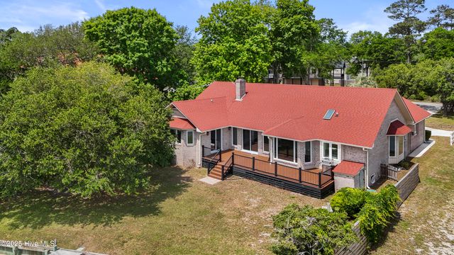 995 Chadwick Shores Drive, Sneads Ferry, NC 28460