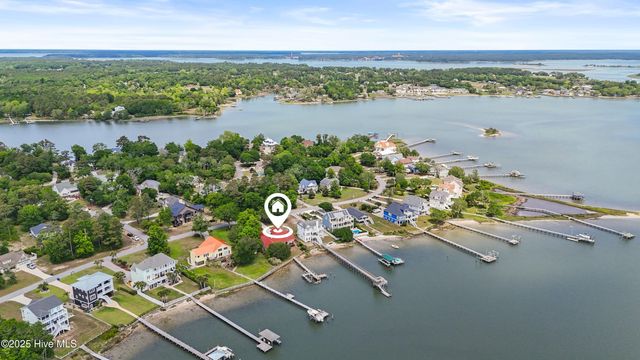 995 Chadwick Shores Drive, Sneads Ferry, NC 28460