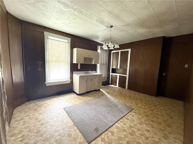 629 Forrest St, New Castle, PA 16101