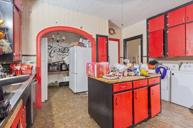 1601 E Texas Avenue, Mart, TX 76664