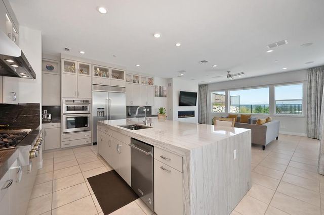 4008 Whitney Vista Ln, Rocklin, CA 95677