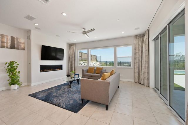 4008 Whitney Vista Ln, Rocklin, CA 95677