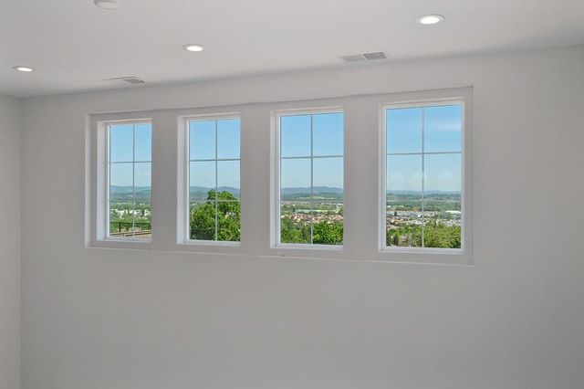 4008 Whitney Vista Ln, Rocklin, CA 95677