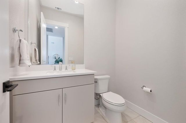 4008 Whitney Vista Ln, Rocklin, CA 95677