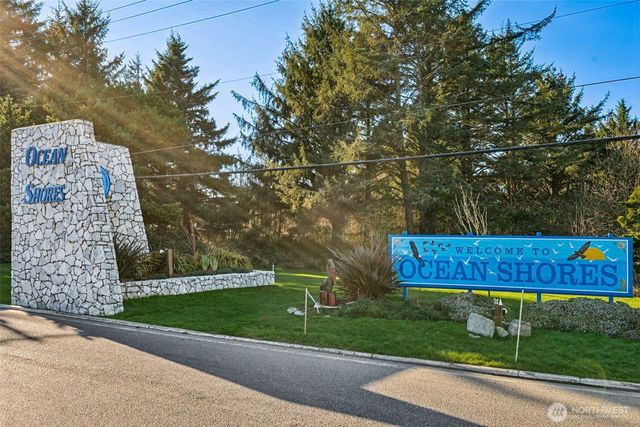 1048 Point Brown Avenue SE, Ocean Shores, WA 98569
