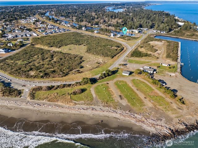 1048 Point Brown Avenue SE, Ocean Shores, WA 98569