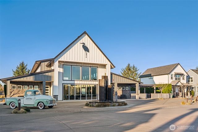 1048 Point Brown Avenue SE, Ocean Shores, WA 98569