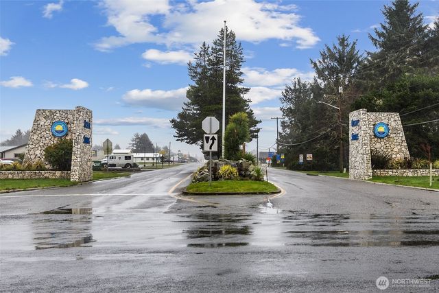 1048 Point Brown Avenue SE, Ocean Shores, WA 98569