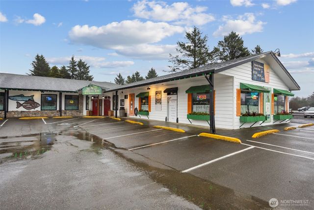 1048 Point Brown Avenue SE, Ocean Shores, WA 98569