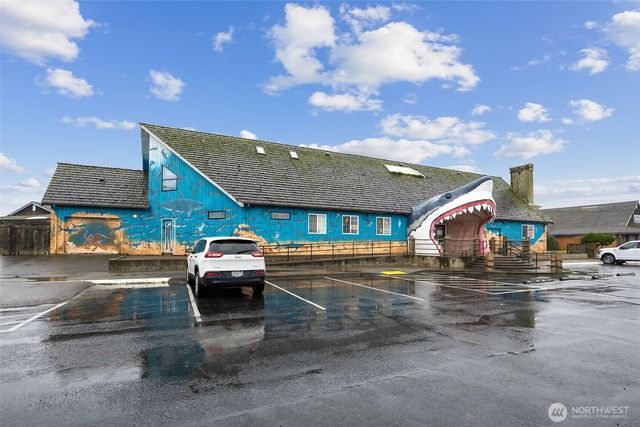 1048 Point Brown Avenue SE, Ocean Shores, WA 98569