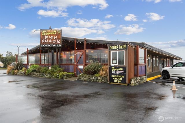 1048 Point Brown Avenue SE, Ocean Shores, WA 98569