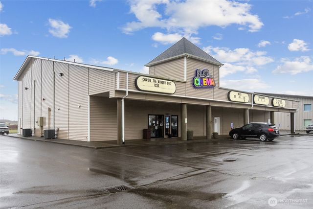 1048 Point Brown Avenue SE, Ocean Shores, WA 98569