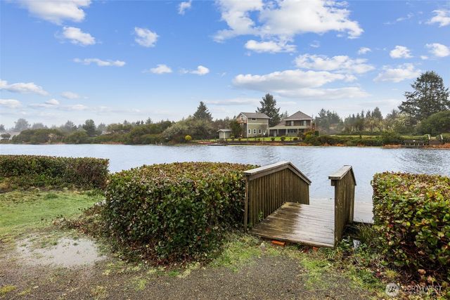 1048 Point Brown Avenue SE, Ocean Shores, WA 98569