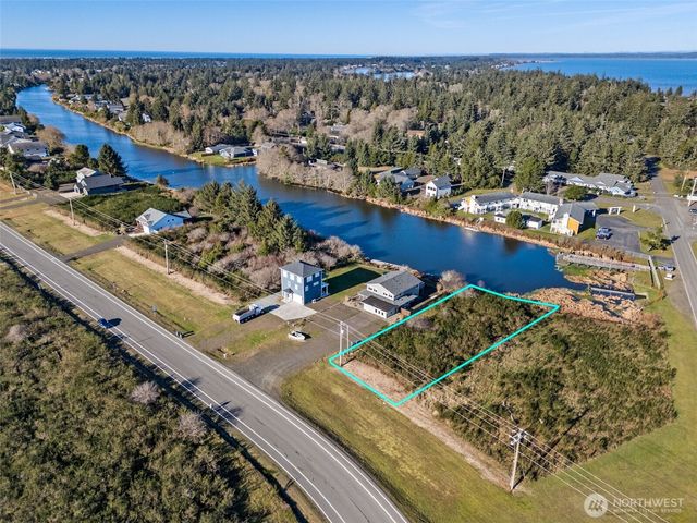 1048 Point Brown Avenue SE, Ocean Shores, WA 98569